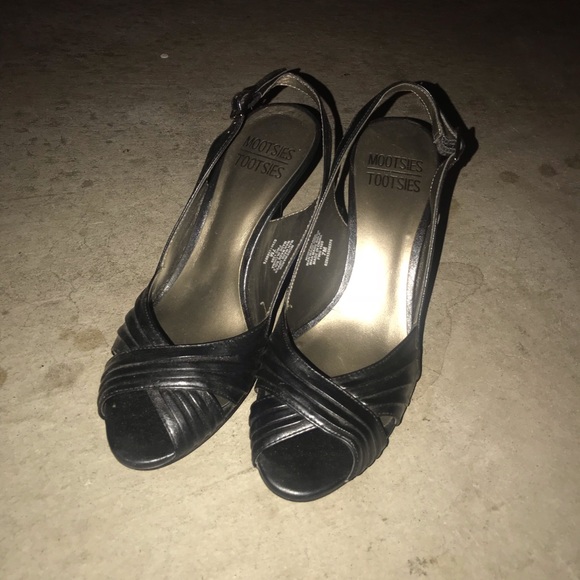 Black heels - Picture 1 of 2